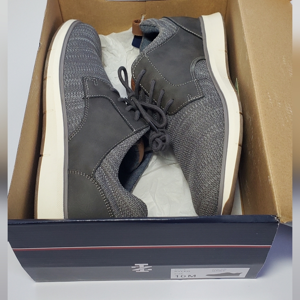 NWT IZOD Mens Casual Shoes Kyler Grey Sneakers SZ 10